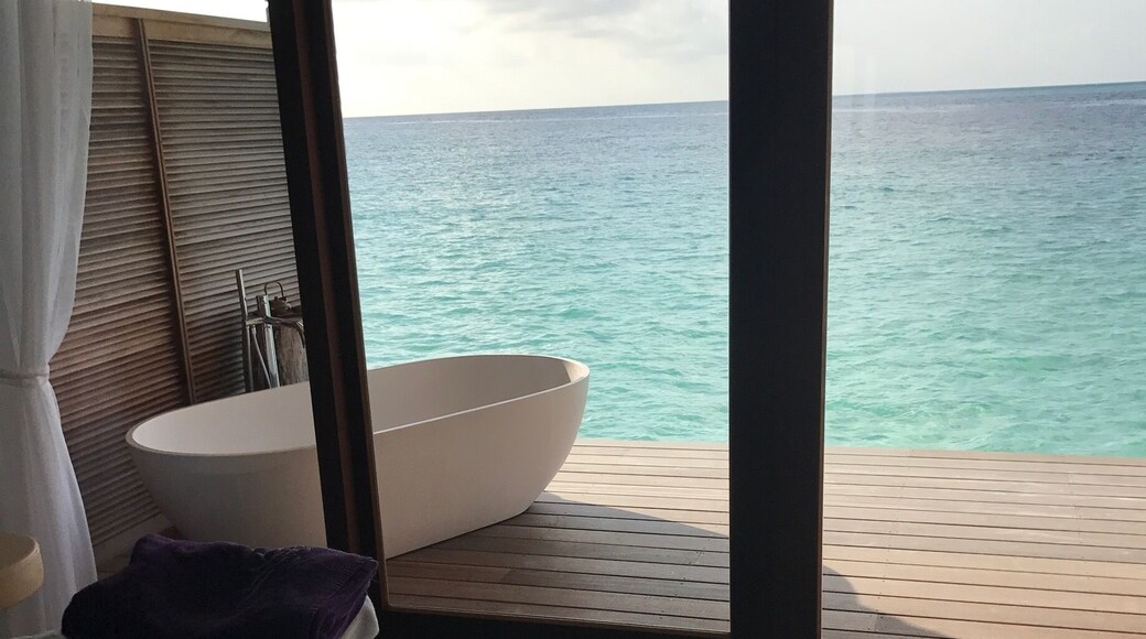 Splurge for the massage at the spa - the natural sounds of the ocean are unbelieveable! #lifeatexpedia