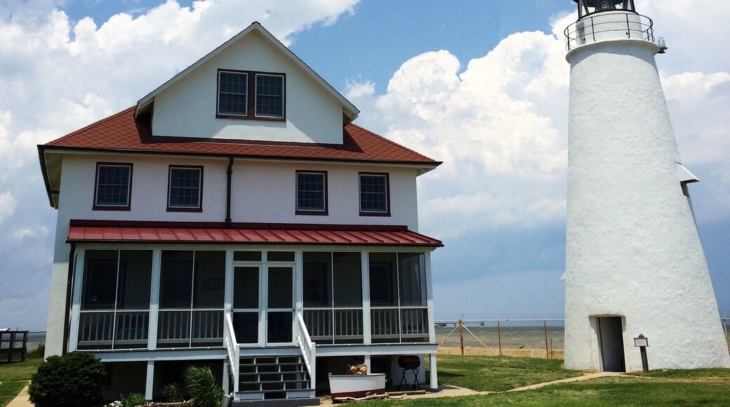 New home on the Chesapeake Bay! I live right next door to this fabulous lighthouse, which is fabulous! The lighthouse museum has limited hours, but the lighthouse keeper's house is now a vacation rental! People use the area for weddings, which sounds sweet.