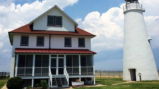 New home on the Chesapeake Bay! I live right next door to this fabulous lighthouse, which is fabulous! The lighthouse museum has limited hours, but the lighthouse keeper's house is now a vacation rental! People use the area for weddings, which sounds sweet.