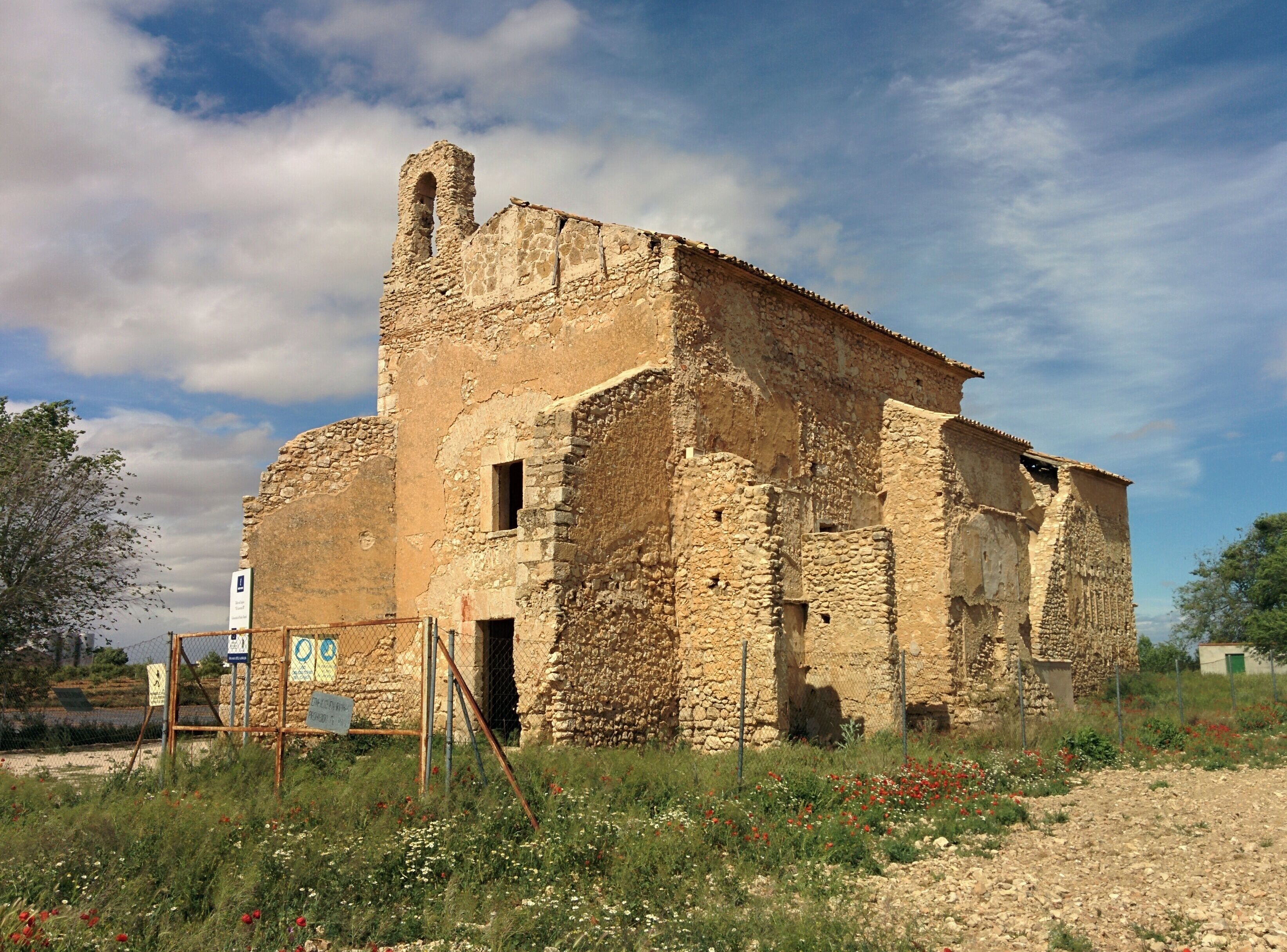 Ruinas del convento de los Franciscanos Descalzos en Mahora (Albacete, España).