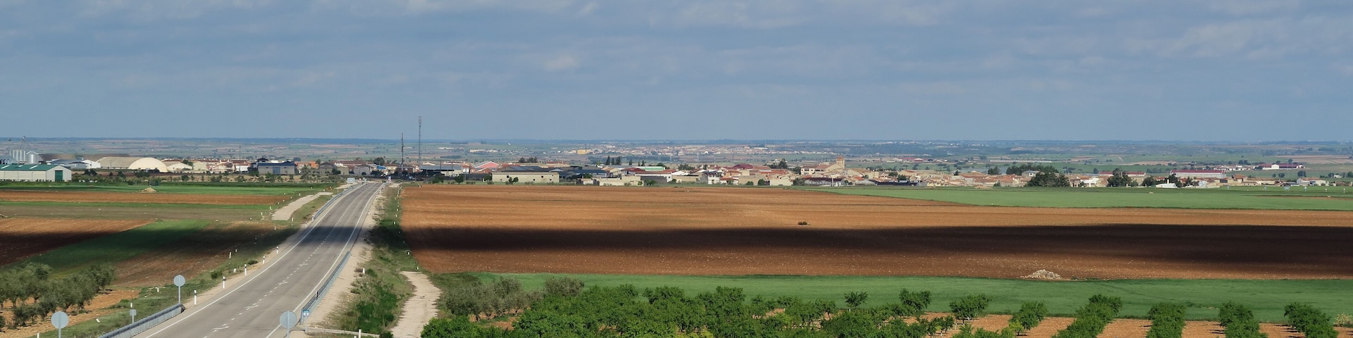 Casas de Juan Nuñez, desde CM-3209