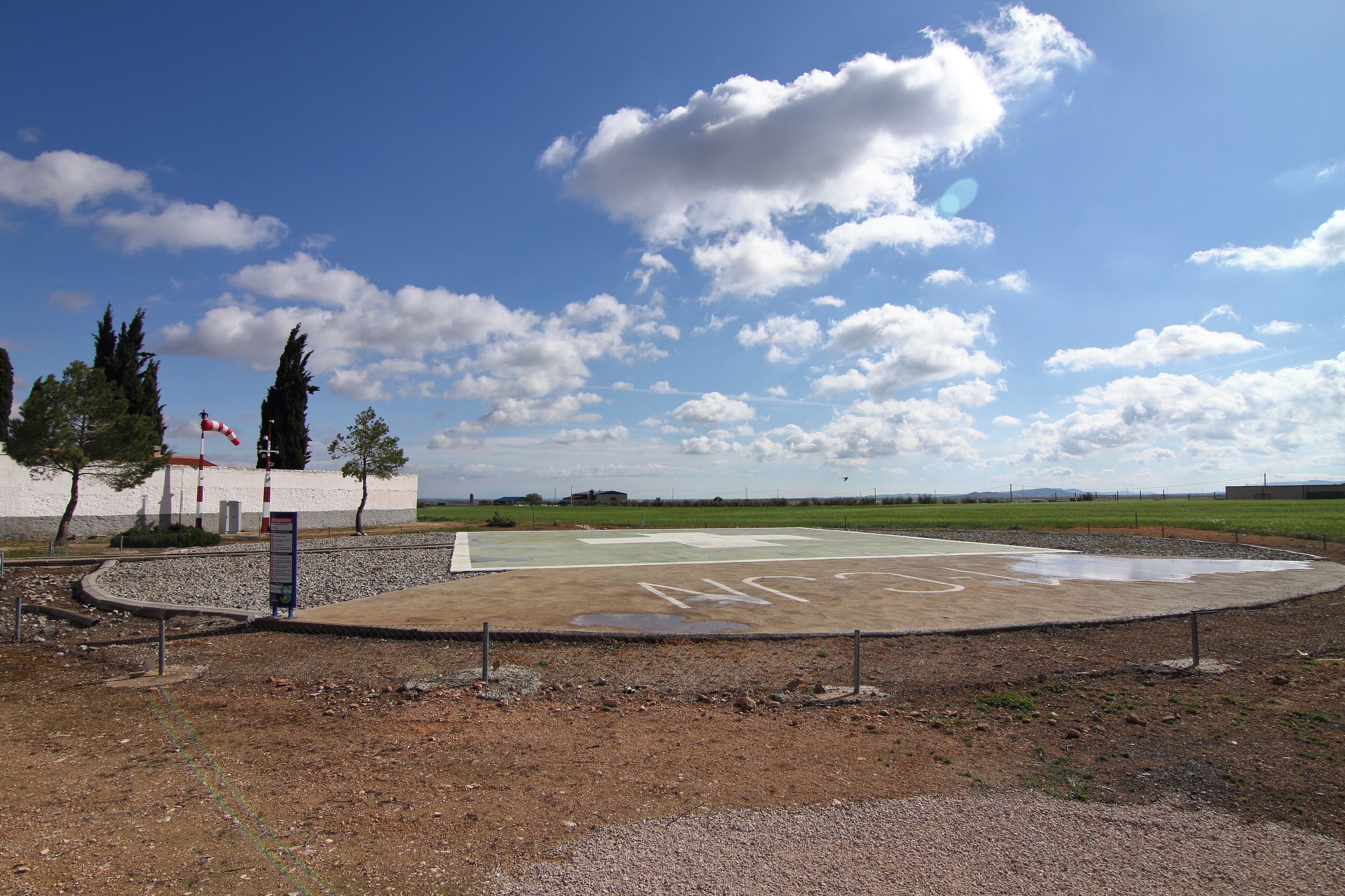 Casas de Juan Nuñez, Helipuerto