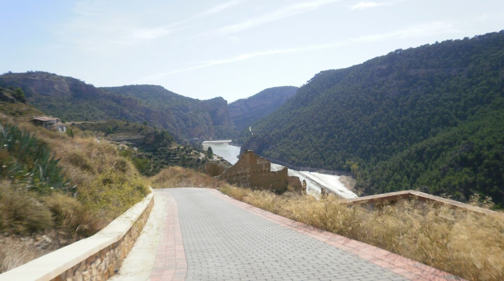 Paseo peatonal hacia la presa del Molinar