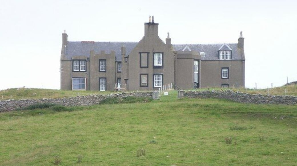 Lunna House Built from about 1660 for the Hunter family and lairds of Lunnasting, the earlist known was Robert Hunter, Chamberlain of the Lordship of Zetland.