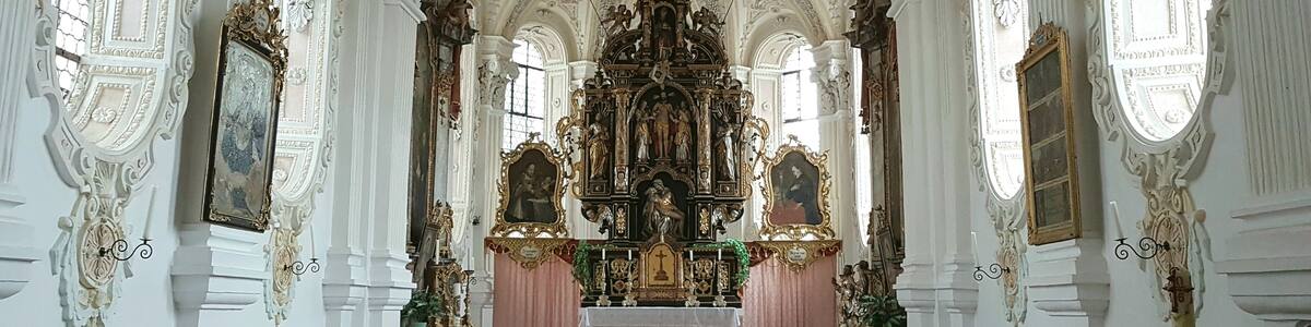 Fischbachau, Elbach, Hl. Blut, Innenraum mit dem reichen schweren Miesbacher Stuck der Zwerger-Familie.