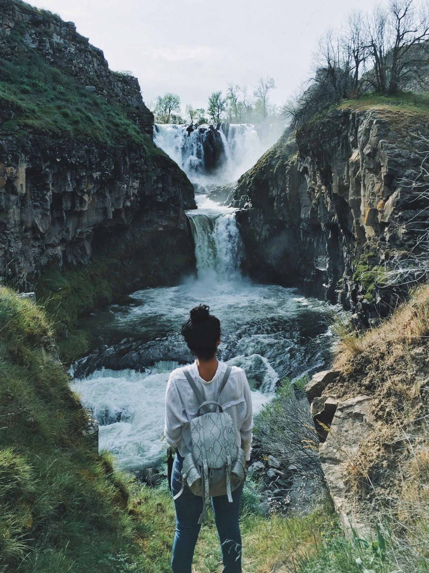 Steep short hike to this two tired waterfall. Best to spot some reptiles and wild flowers. Bonus : Rainbows if lucky