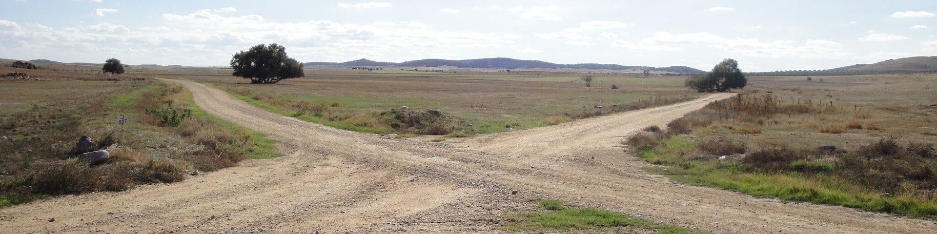 Cruce camino real. Cruce de la senda Galiana y por encima el camino Real.
