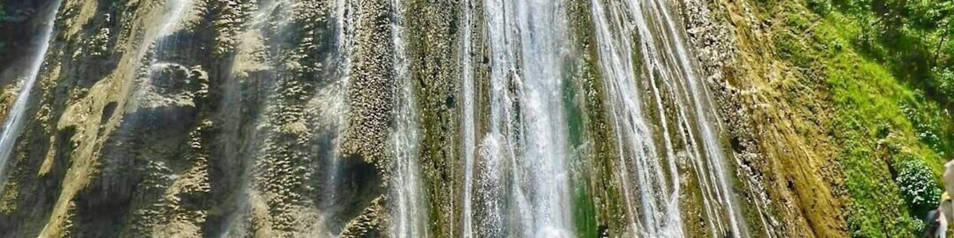 Masbate has long been known as a land of many fascinating natural wonders, which include Catandayagan Falls located in the town of Monreal, Masbate in Ticao Island. Visitors who have come from all over the Philippines and beyond have been in awe of this breathtaking and amazing falls. It drops from 60 feet to its base into a pool of cool, clear water. It is a picture of grace and tranquility in the heart
of nature.