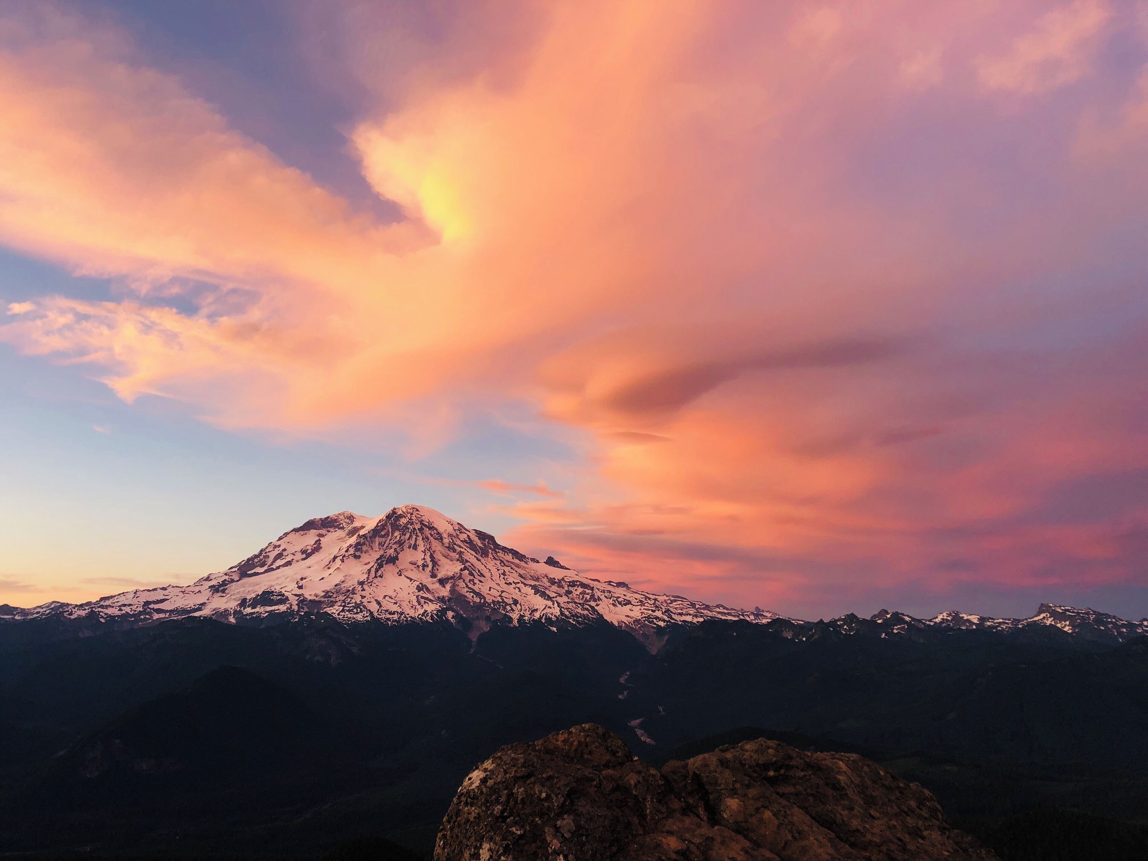 Sunsets and mountains = just the right combo to give me all the right feelings. #adventure