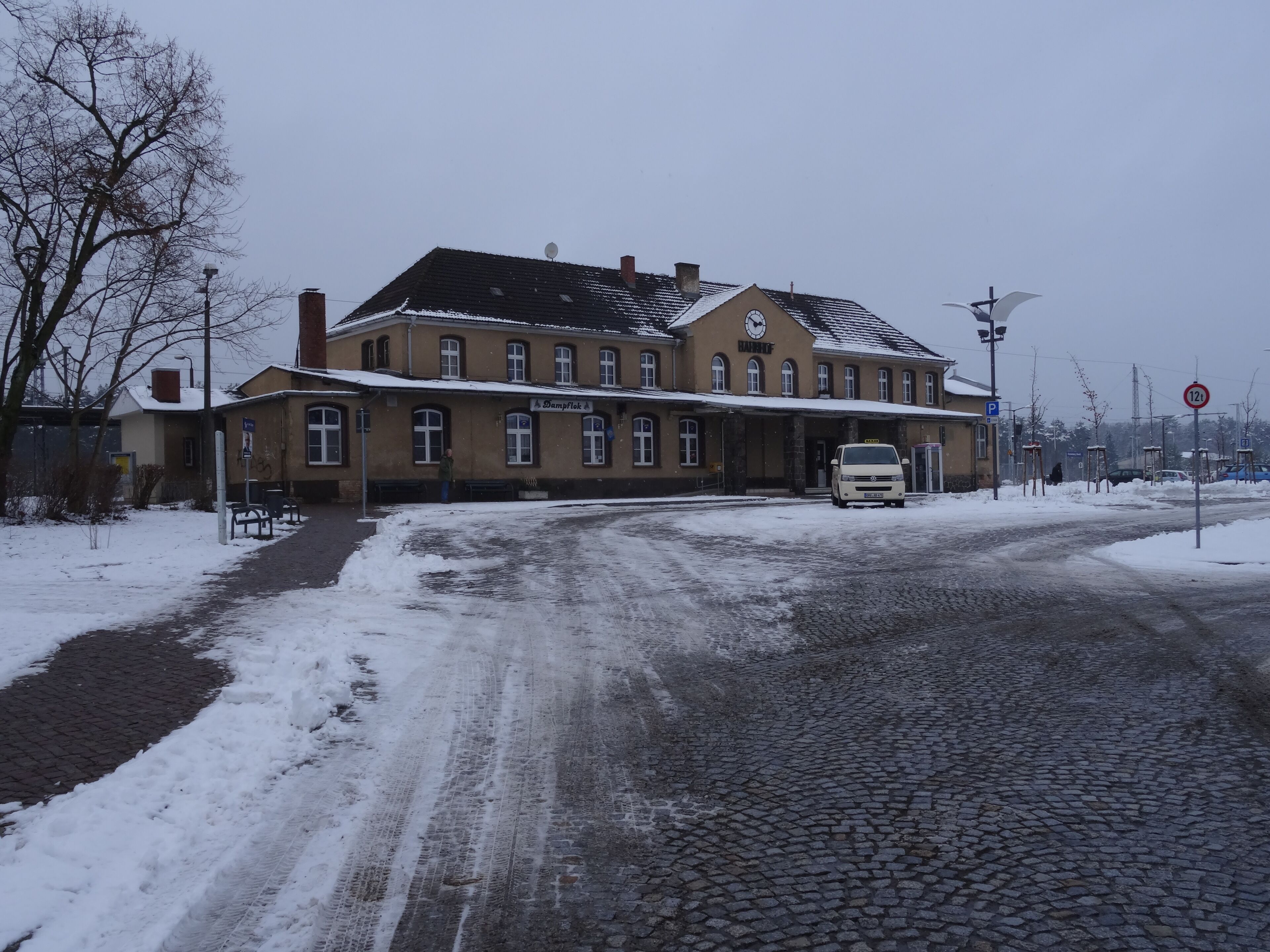 Der Bahnhof in Fürstenberg an der Havel im Norden von Brandenburg. Übrigens auch ein interessanter Partyort... :-)