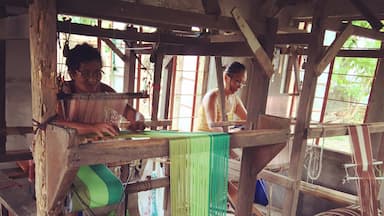 Loom Weaving, a method of doing blankets, towels and other clothing thats been passed down through generations.
My experience here is that i got to chat with these two "Lola" (a term used to address them as grandmother) on how long they've been doing this, after a chat i treated them for afternoon snacks.
It was a humbling experience, and of course i bought some items to snug at night, my 2016, my #lifeatexpedia