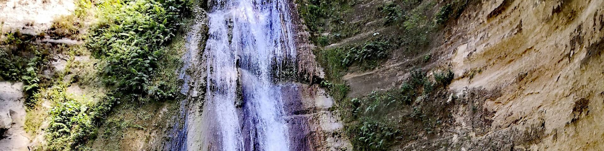 Dau Waterfalls in Samboan town, south of Cebu city.
My favorite waterfalls in the province of Cebu.
#cebu #philippines #chasingwaterfalls
