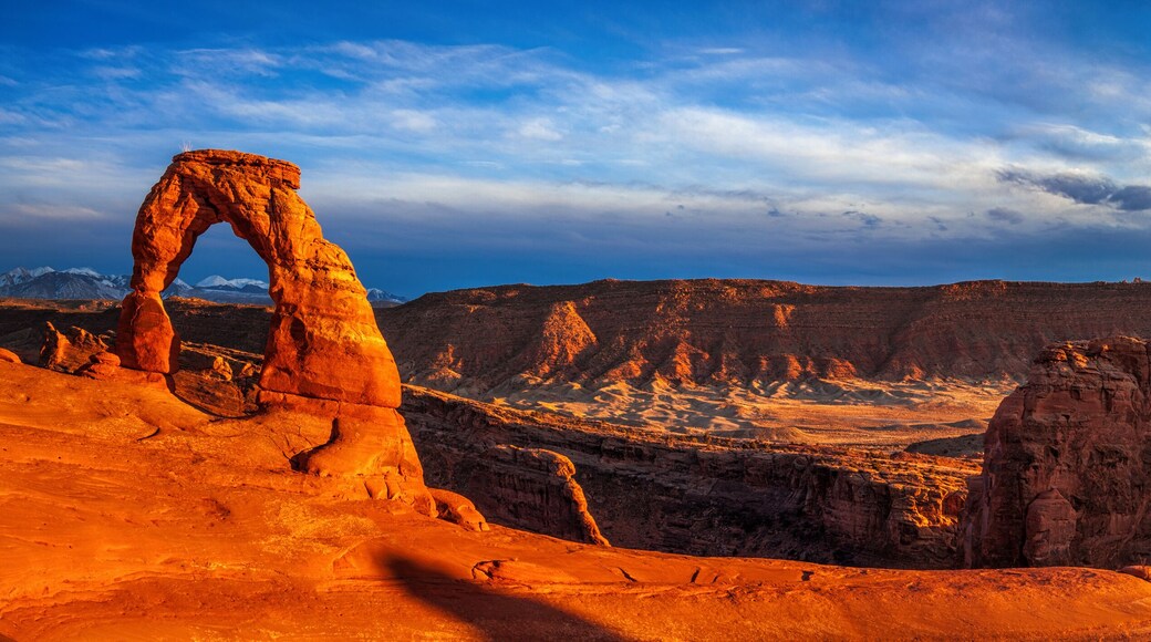 Panorama of Utah's landmark Delicate Arch at dusk