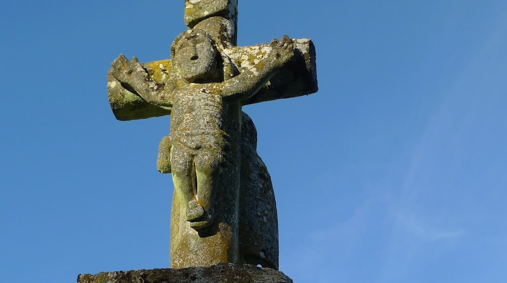 Igrexa de San Pedro de Bembibre - Taboada (Lugo) - Cruceiro e campanario