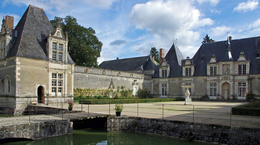 Ehrenhof des Schlosses Villesavin