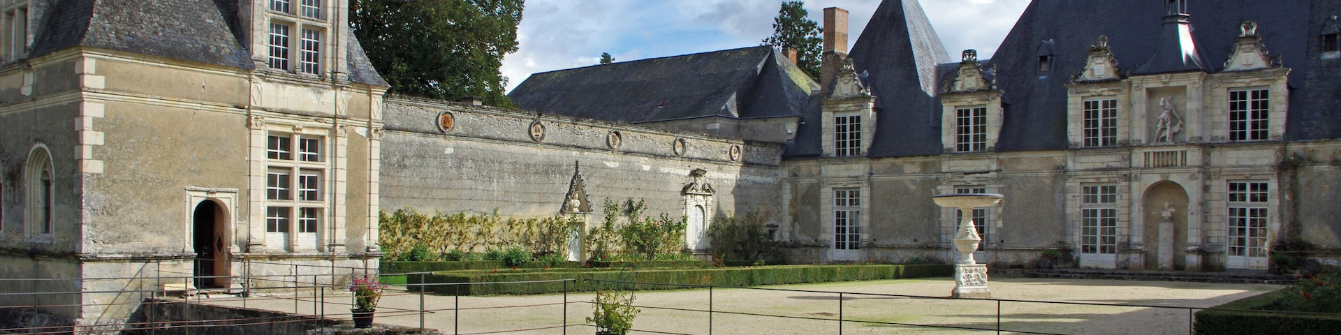 Ehrenhof des Schlosses Villesavin