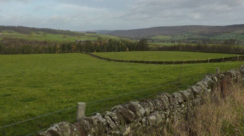 Looking towards Baslow From lane which runs from Pilsley to the B6012