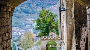 Elementi architettonici nel centro storico di Sant'Agata de' Goti