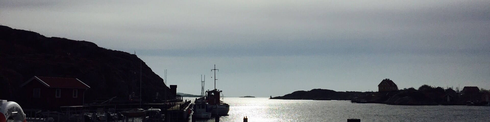 HÀrön is a small Island in the West Coast of Sweden. It has a small town which is quite empty ( just a very few people) during the summer. Inspite of its size, it has easy hiking trails which are good For motion purposes.