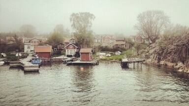 M?ja is one of the most remote islands in the Stockholm archipelago, With only just about 400 permanent residents. During summer season the number of guests on the island rises to the thousands. The little primary school holds 20 students from year 1 through year 9. Earlier people mainly lived for what the Baltic Sea had to offer but today there's only one professional fisherman left.
For visitors there are two youth hostels and at least one guesthouse, a couple of B&B and restaurants. You travel easily to the island from Stockholm and it's a 3 hour beautiful boat trip through the lovely archipelago.
I can really recommend a visit.