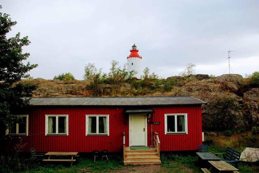This #red cottage in Landsort, Sweden is actually a Youth Hostel.
My partner and I stayed here in Autumn and had the whole place to ourselves. Landsort is covered in very explorable old military barracks and small wild apple trees. If you ever want a getaway accessible by public transit from Stockholm, this lovely place will make you feel like you're living in a Swedish storybook.