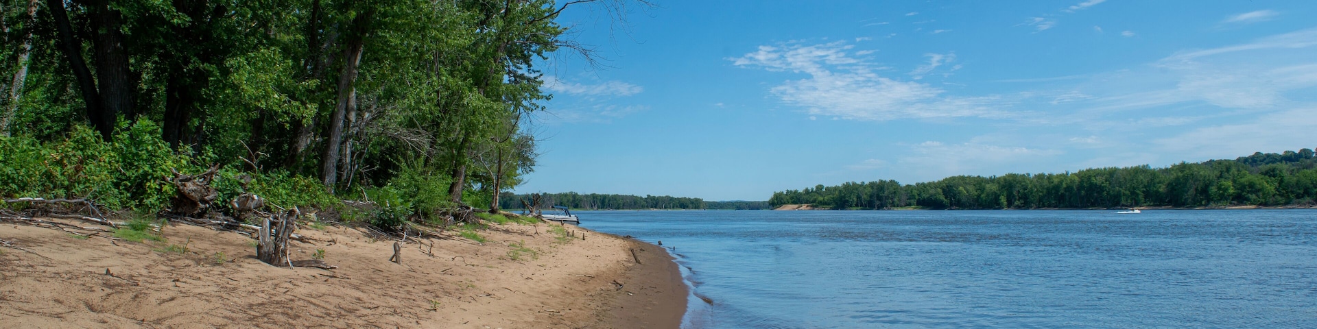 South view of a Mississippi River sandbar on the Wisconsin shoreline during the summer