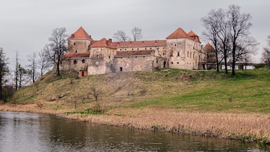 The castle was built in the Middle Ages in the architectural style of the Renaissance. Now he is a prominent representative of defense architectural art of the 15-17th centuries.