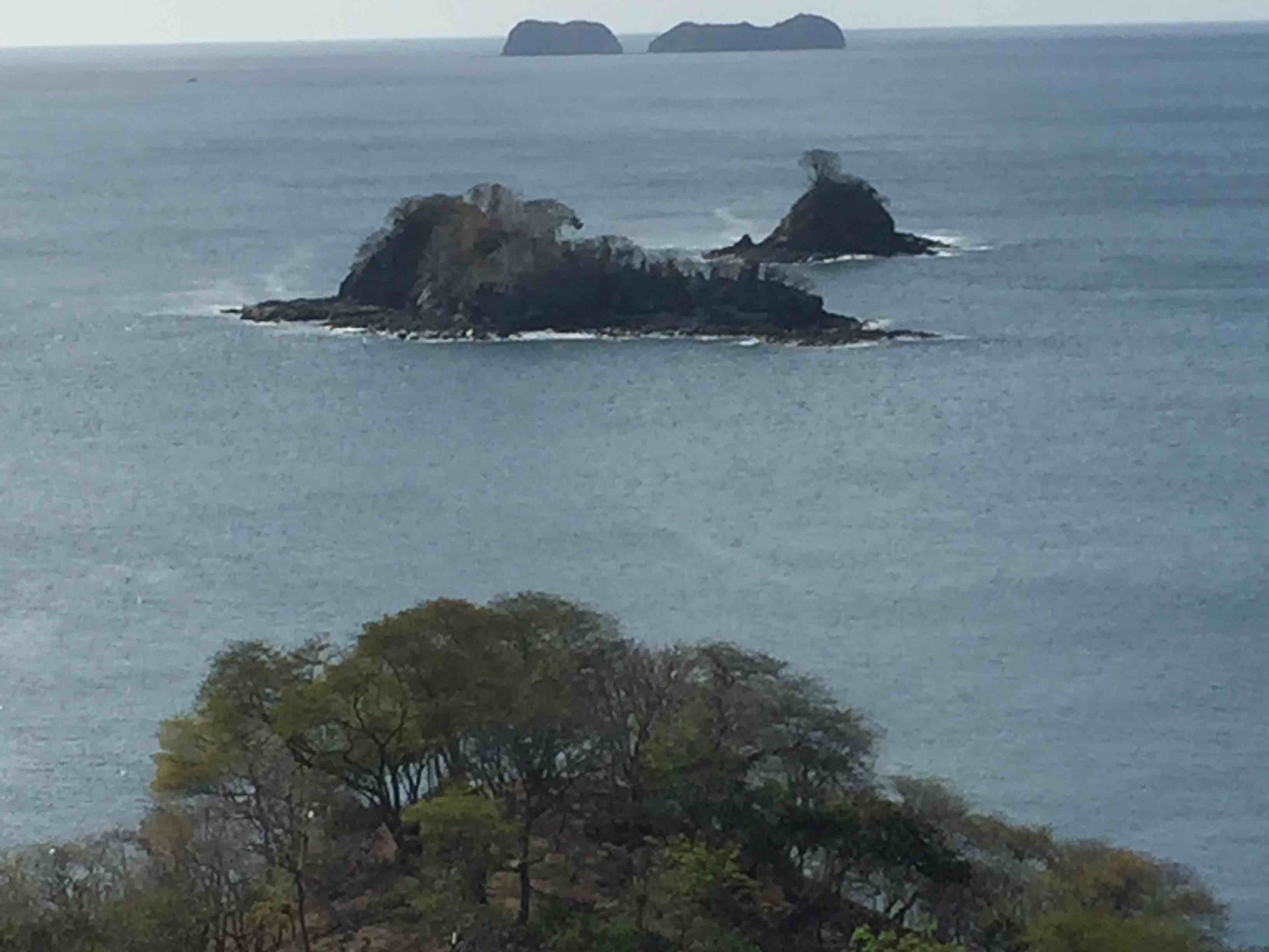 Beautiful views, excellent food and an infinity pool