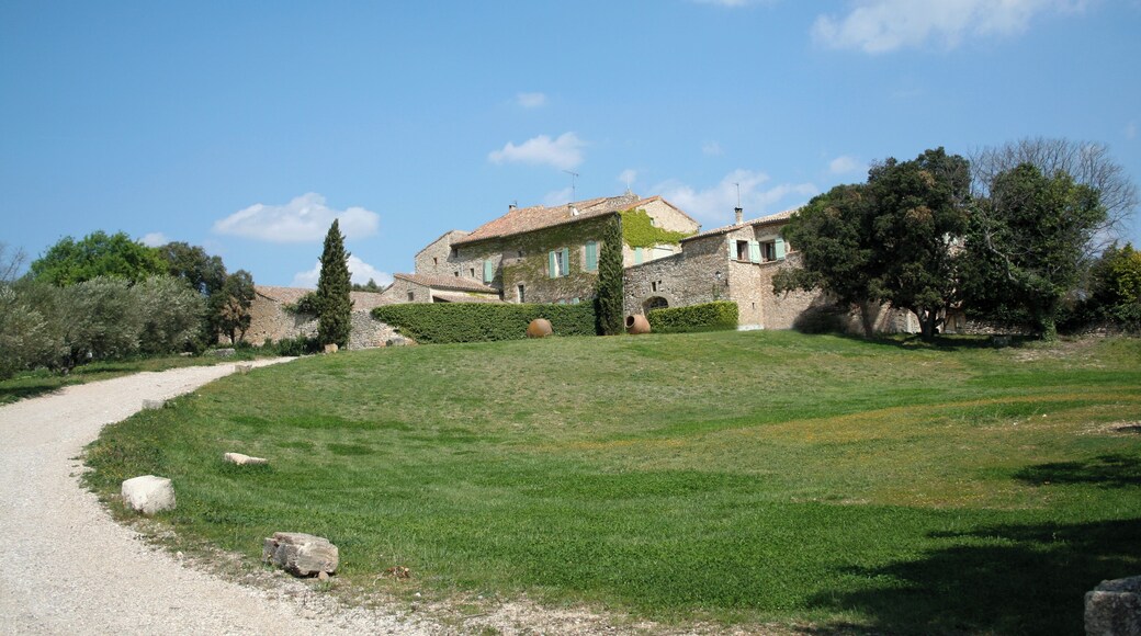 Aumelas (Hรฉrault) - mas Lunes dans la garrigue.