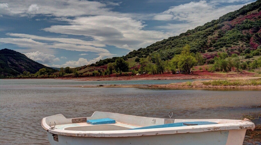 Boat at Lac du salagou