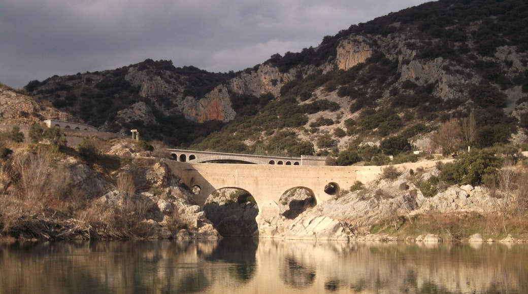 This building is indexed in the Base Mérimée, a database of architectural heritage maintained by the French Ministry of Culture, under the reference PA00103697 .