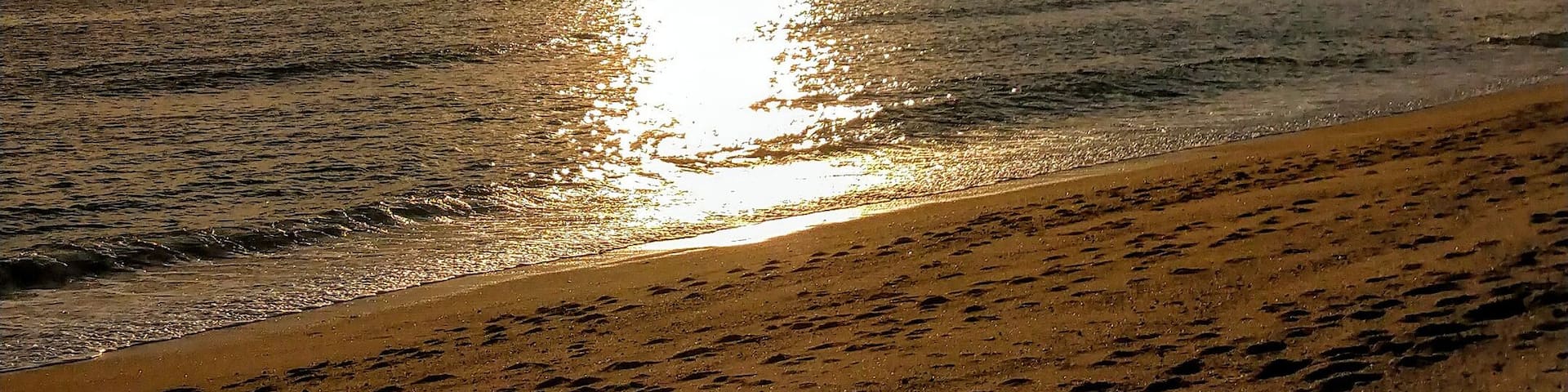 Just before Sunset at Carlyon Bay Cornwall in mid December giving Great contrast of colours as the sun slowly slips away
