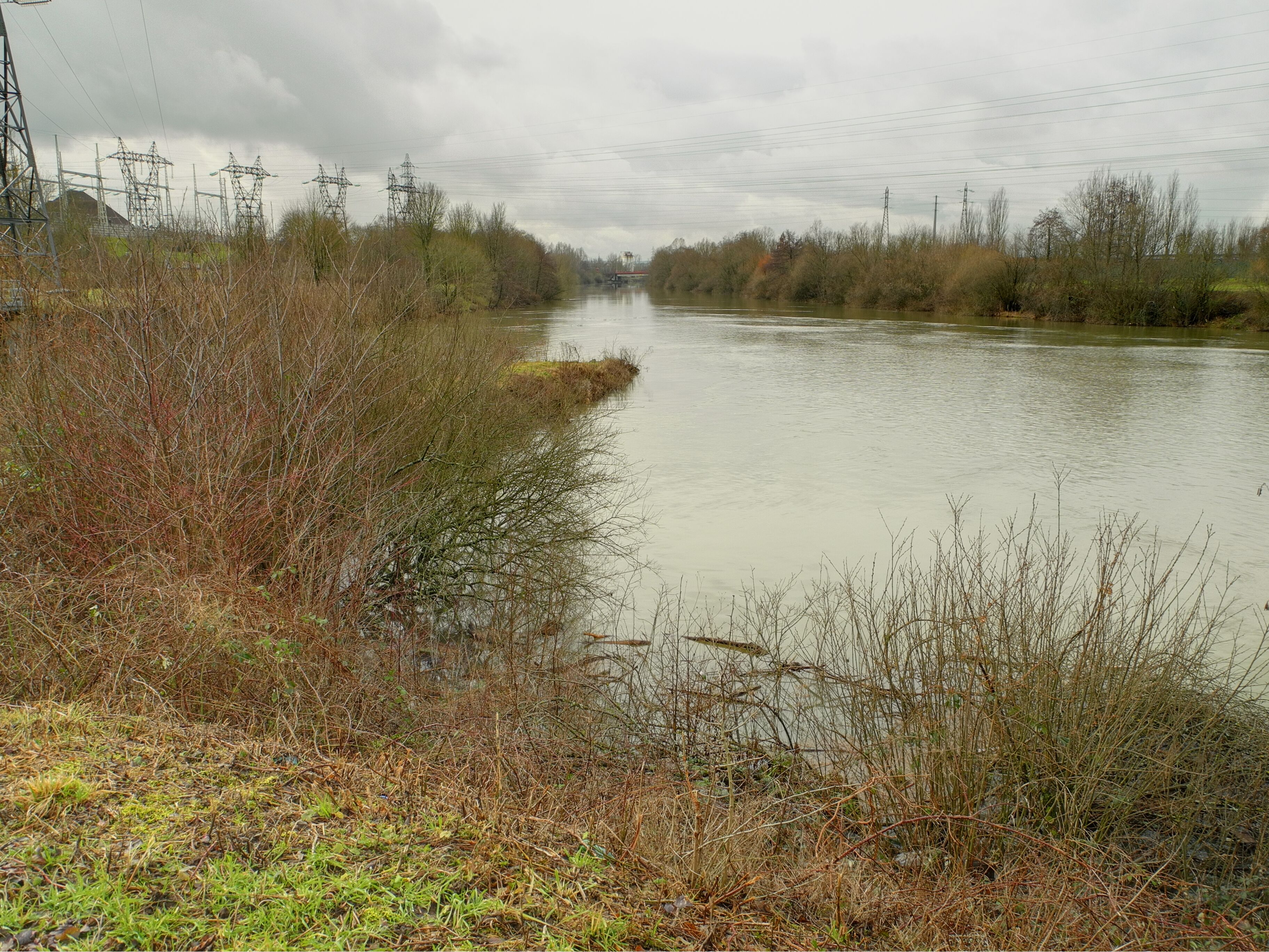 This file was uploaded with Commonist. L'Allan à É tupes (HDR).