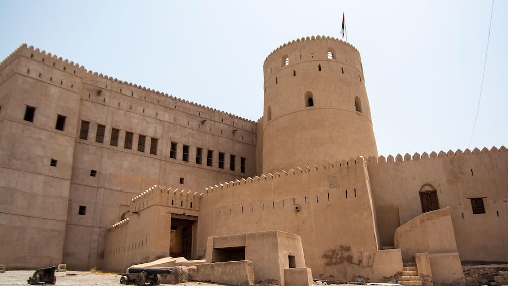 Al Hazm Castle in #Rustaq, #Oman 🇴🇲 is one of the country’s better preserved forts. It only opened to the public in 2013, which was a couple of years after my time living in the sultanate, when this picture was taken.
#LifeAtExpedia