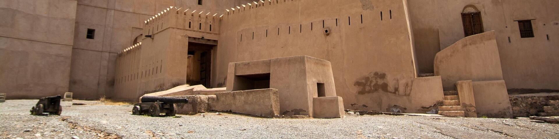 Al Hazm Castle in #Rustaq, #Oman 🇴🇲 is one of the country’s better preserved forts. It only opened to the public in 2013, which was a couple of years after my time living in the sultanate, when this picture was taken.
#LifeAtExpedia