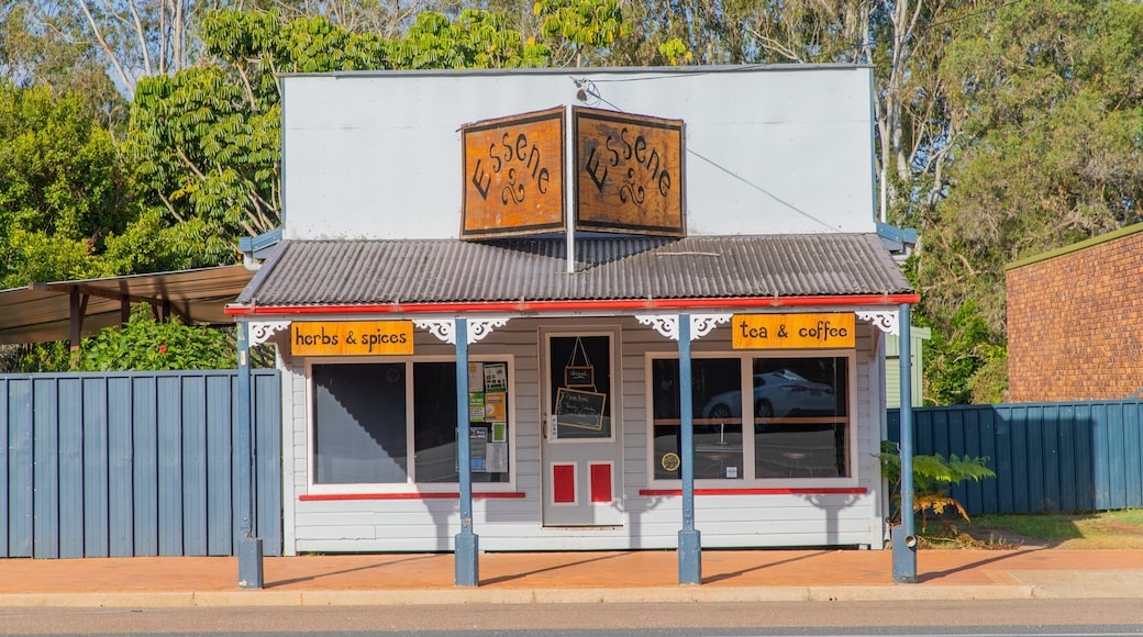 Ravenshoe which includes signage and a small town or village