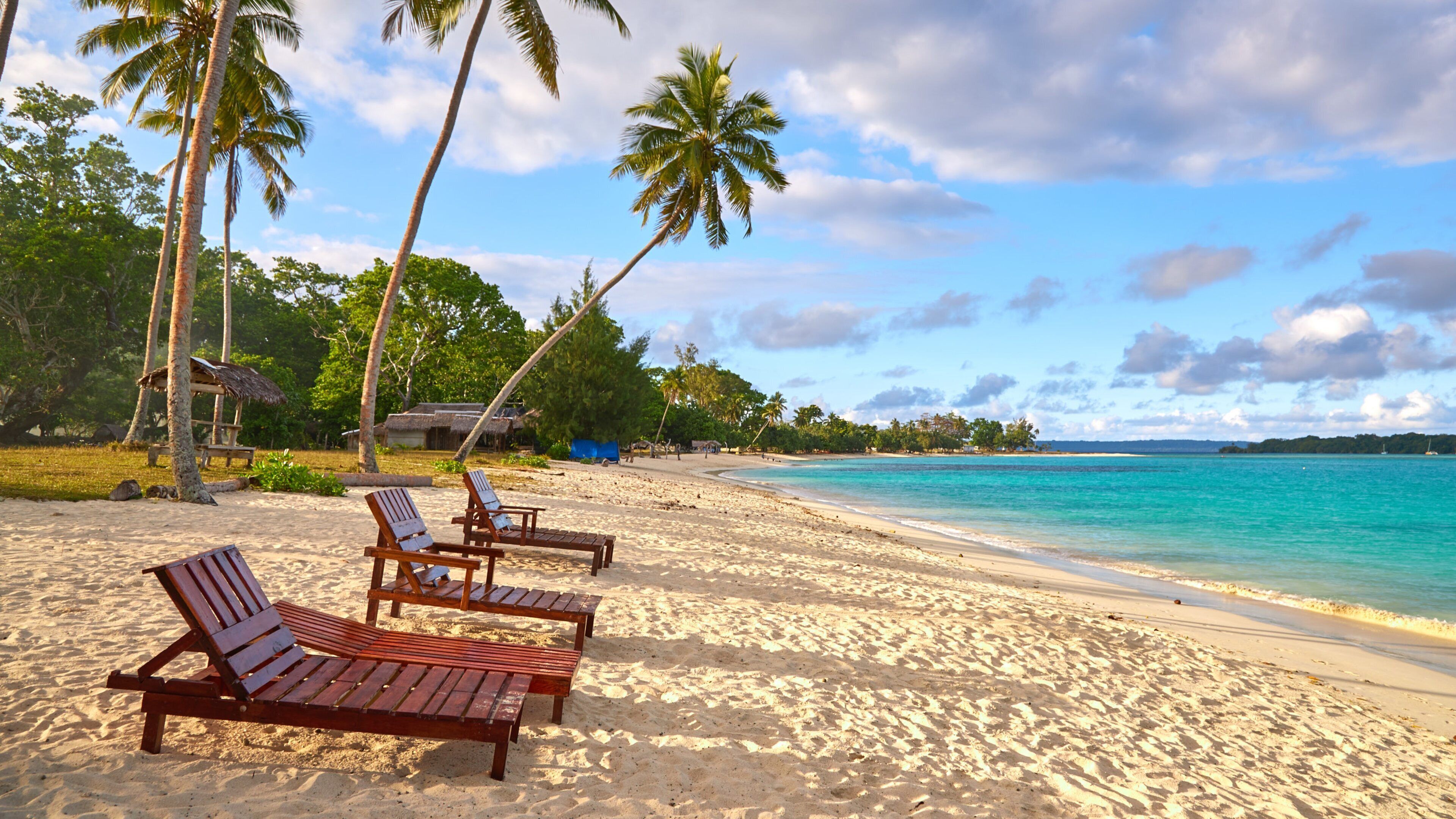 Port Olry 设有 熱帶景觀, 一般的海岸景觀 和 海灘