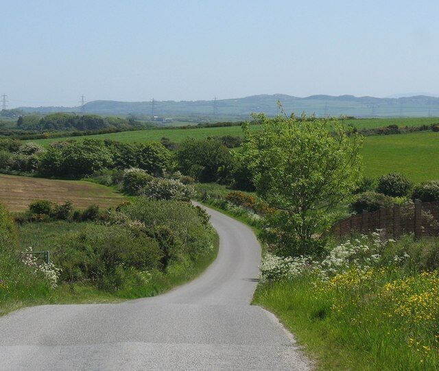 Steep descent into the valley west of Pen-terfyn cottage