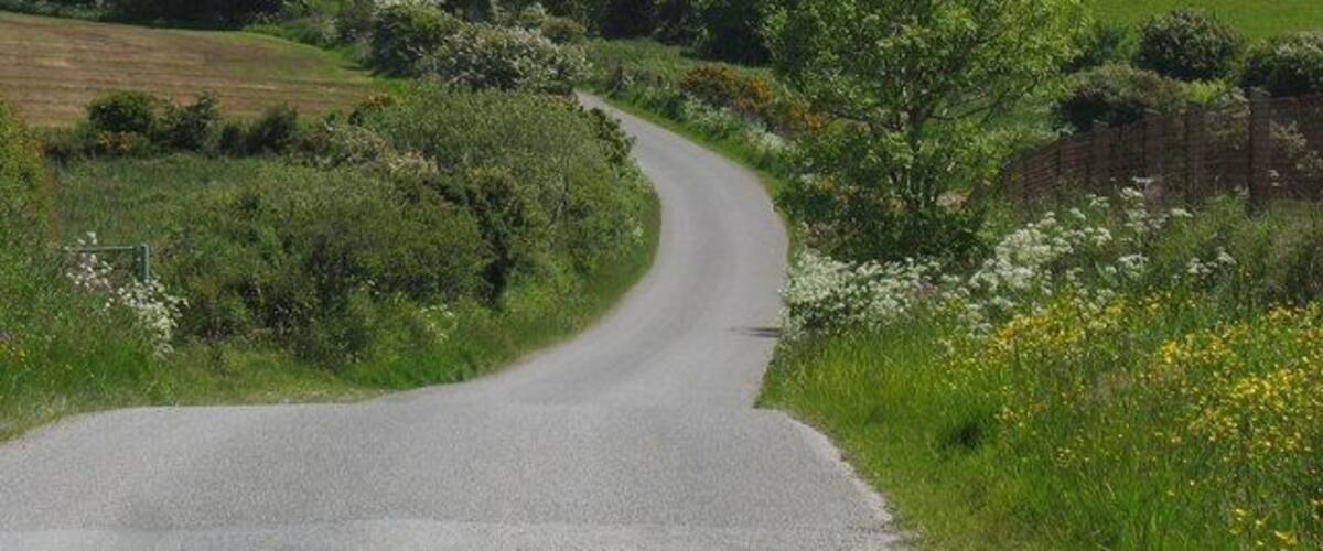 Steep descent into the valley west of Pen-terfyn cottage