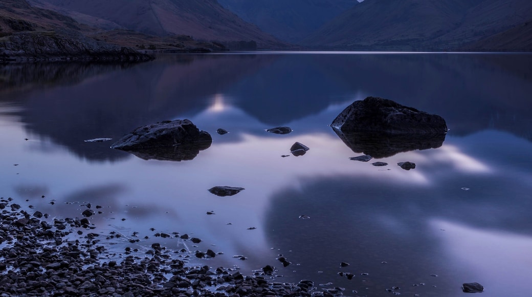 There's nothing here - just a perfect view and at this time in the morning there were no people either. A truly beautiful place to spend some - just don't make it crowded! #BVSBlue