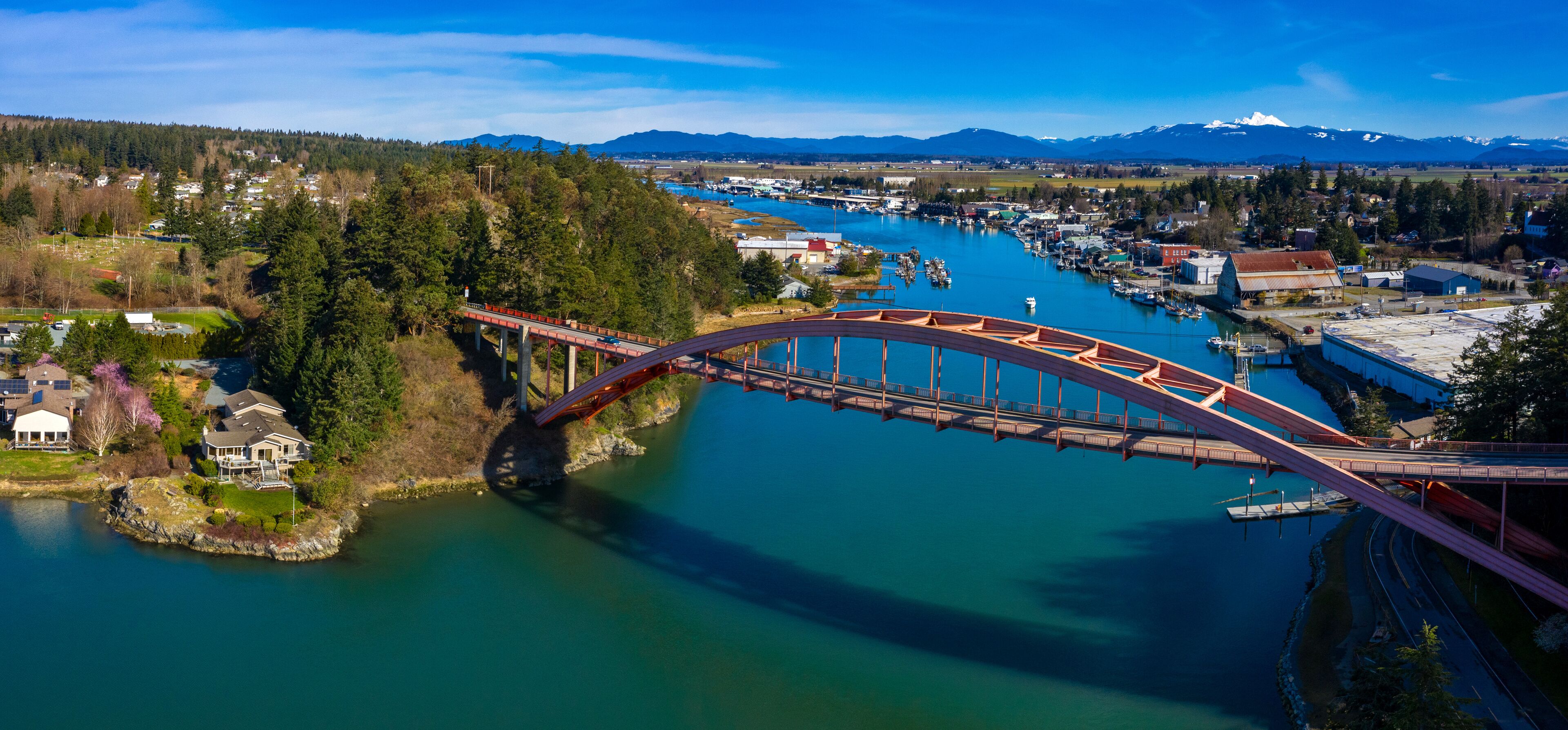 Rainbow Bridge in the Town of La Conner, Washington. Rainbow Bridge connects Fidalgo Island and La Conner, crossing Swinomish Channel in Skagit County. National Register of Historic Places.
