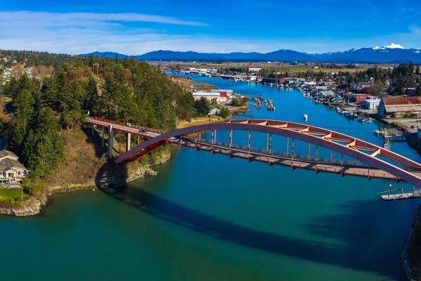 Rainbow Bridge in the Town of La Conner, Washington. Rainbow Bridge connects Fidalgo Island and La Conner, crossing Swinomish Channel in Skagit County. National Register of Historic Places.
