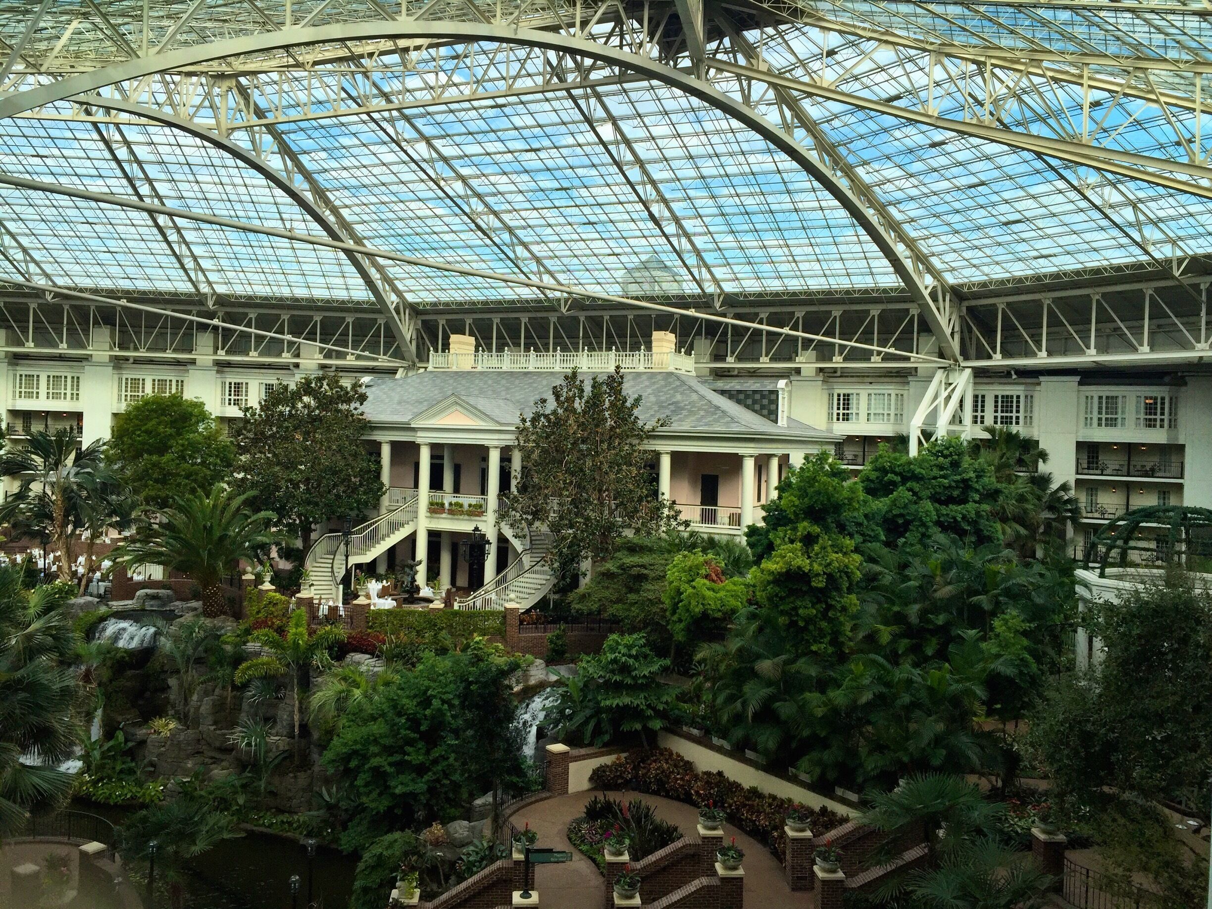 This place is awesome! Sorta like Disney and Vegas had a bastard southern child. 