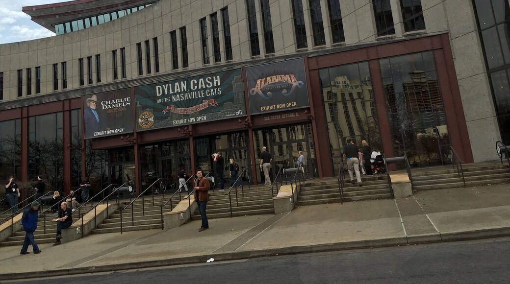 Right next the the music hall of fame
#nashville
