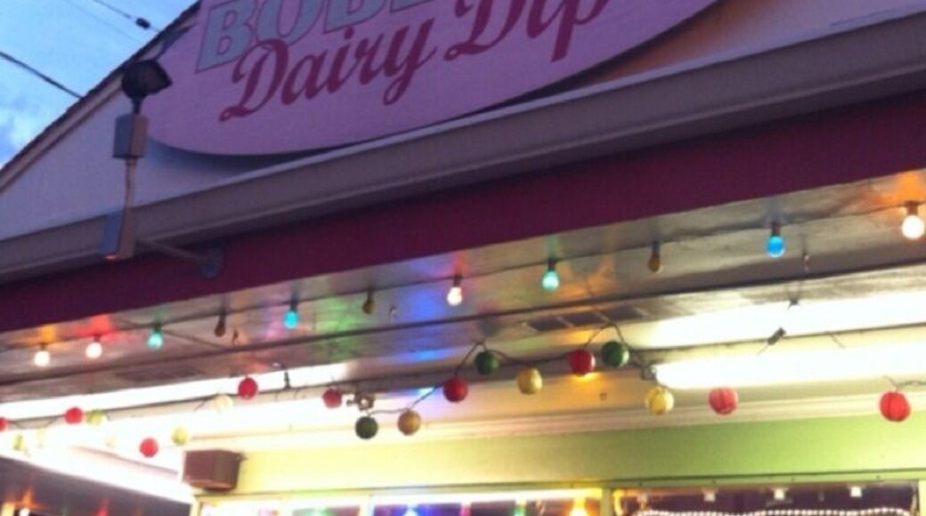 They take their kitchen closes time very seriously! Don't be at the end of the line near closing because they won't take your order at the strike of the hour even if you've been waiting in line!