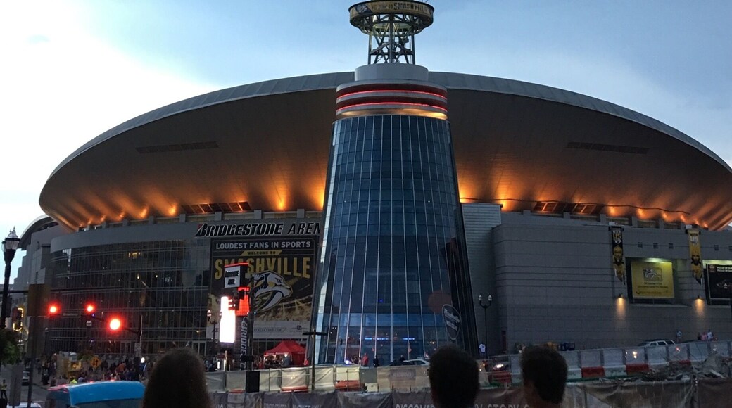 Look at the crowd getting ready for the queen concert what a beautiful night