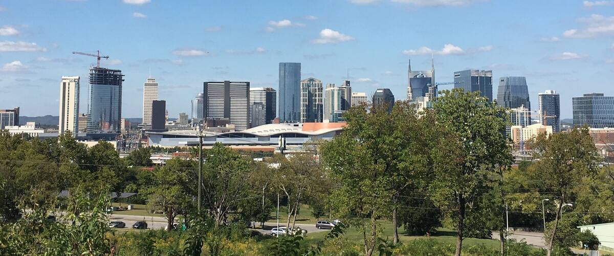 Beautiful overview of Nashville once you get to the top of the fort. Pieces of the fort remain in place. 1 mile walk to top of fort and back down.