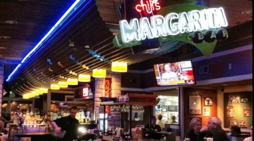 Bottomless Chips & Salsa and great drinks!