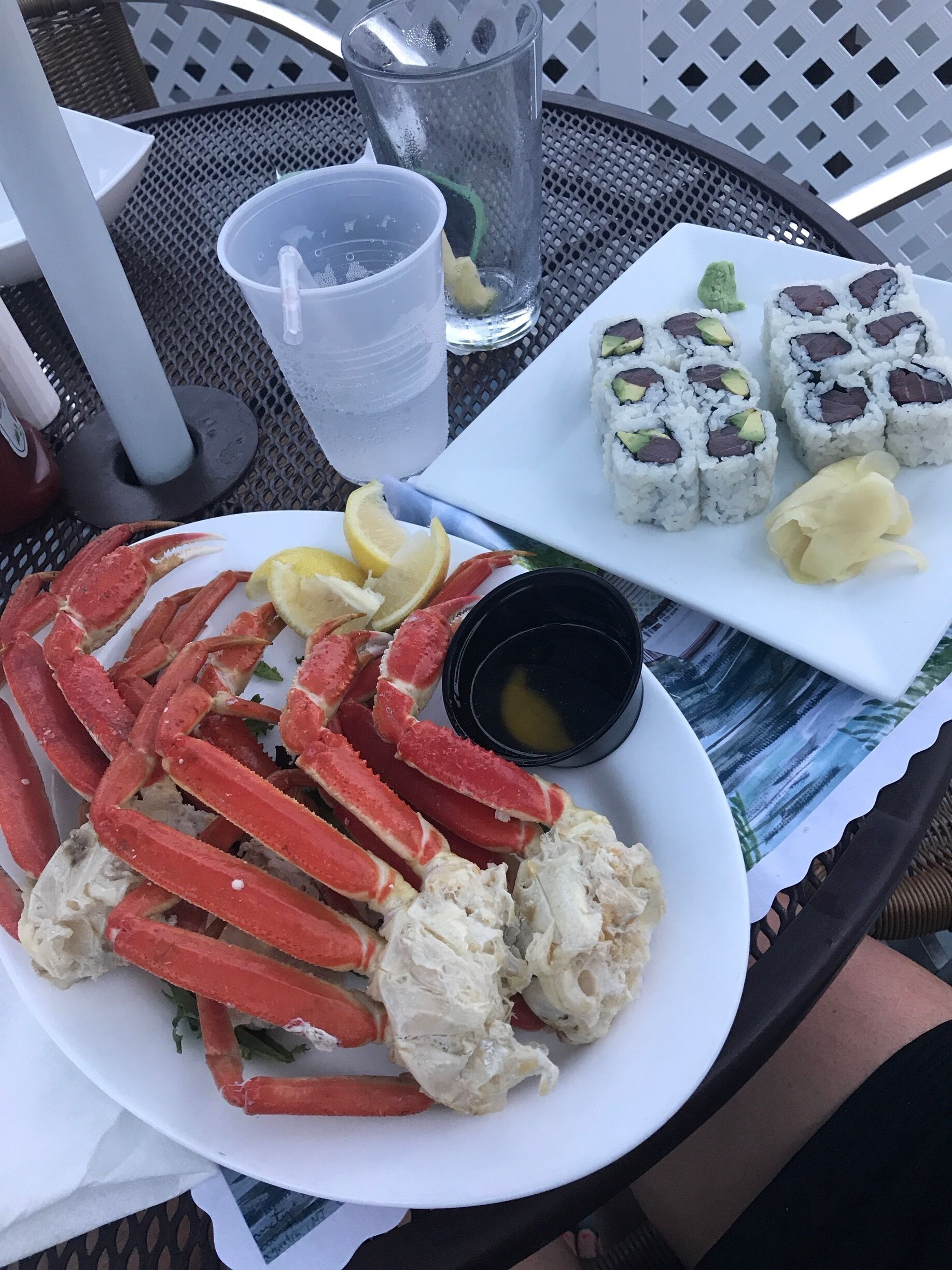 Fresh crab legs and tuna alvocado sushi 🧡
