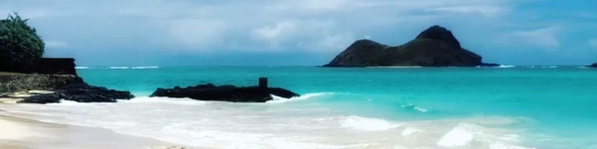 Have you ever seen a more perfect beach than Bellows Beach 🏖? Literally, I was speechless!!😶White sand powder, gorgeous clear teal beach and warm water.💦 This Beach on my picture is located inside the military base. However, there is an area outside of the base that’s dedicated for public use. But it is not nearly as stunning as this one. Besides the Lanikai Beach, this one is another of my favorite place to swim.